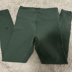 Glyder Deep Green Ribbed  Leggings- size small